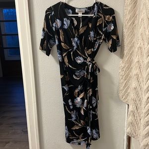 Floral Motherhood Maternity Dress. Size small
